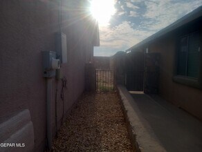 13975 Vaquero Rock Dr in El Paso, TX - Building Photo - Building Photo