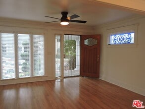 559 N Windsor Blvd in Los Angeles, CA - Building Photo - Building Photo