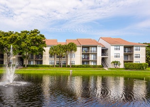 Ashley Lake Park Apartments in Boynton Beach, FL - Building Photo - Building Photo