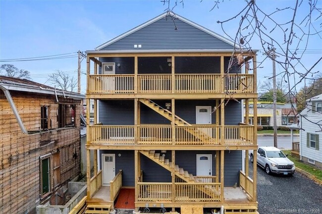1091 Whalley Ave in New Haven, CT - Building Photo - Building Photo