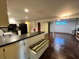 40 Murphy Rd in Litchfield, CT - Building Photo