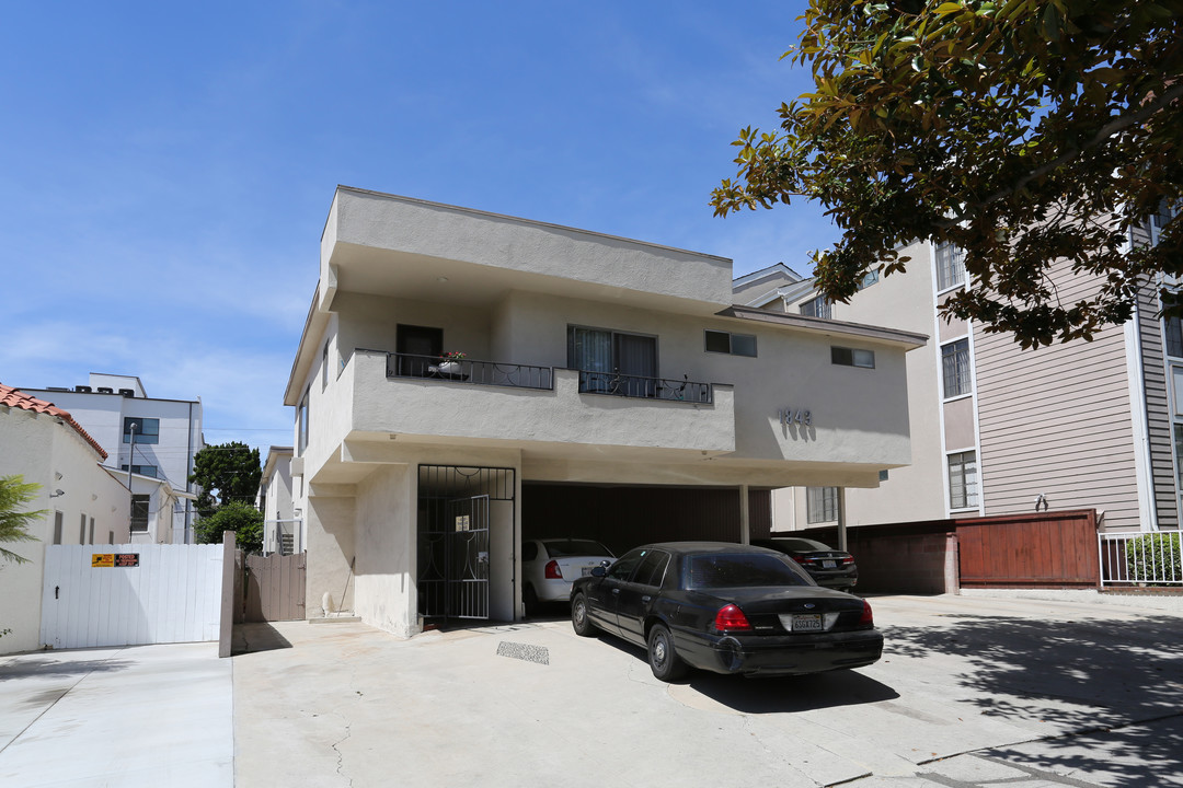 1843 Midvale Ave in Los Angeles, CA - Building Photo