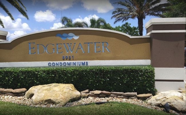 8931 Wiles Rd, Unit 4-102