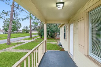 2104 Mumphrey Rd in Chalmette, LA - Building Photo - Building Photo