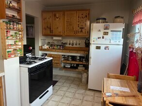 526 1/2 E 7th St in Duluth, MN - Foto de edificio - Building Photo