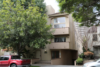 1639 Camden Ave in Los Angeles, CA - Building Photo - Primary Photo