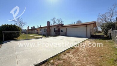 15941 Vine St in Hesperia, CA - Building Photo - Building Photo