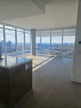 488 University Ave in Toronto, ON - Building Photo - Building Photo