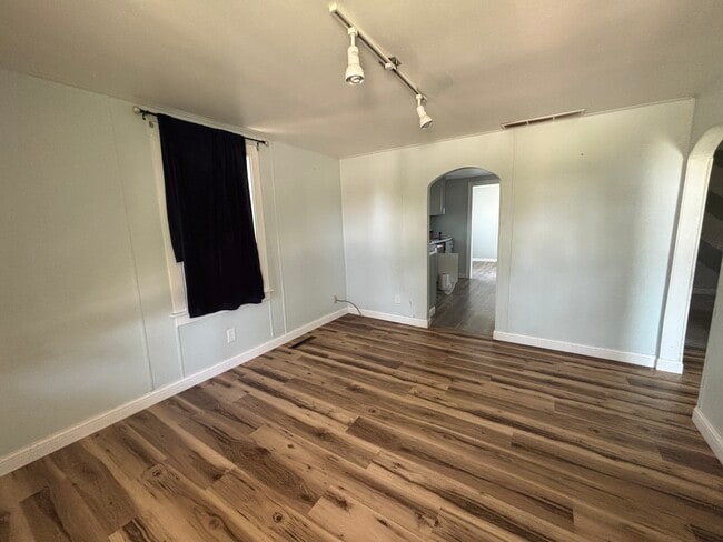 property at 1400 E 6th Ave