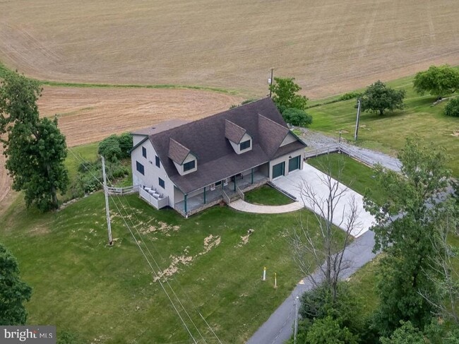 42 Pine Grove Ln in Elverson, PA - Building Photo - Building Photo