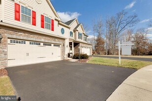 24876 Helms Terrace in Aldie, VA - Building Photo