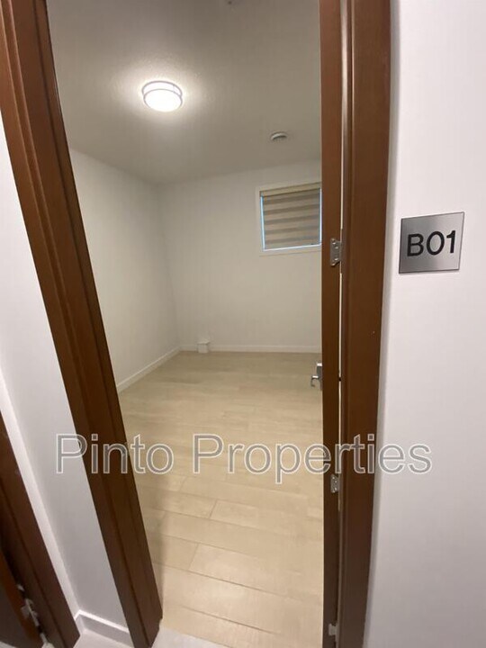 10708-10785 85 Ave in Edmonton, AB - Building Photo