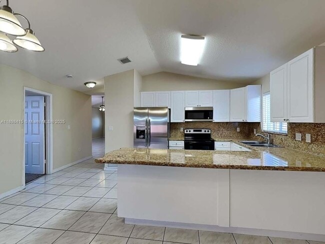 10121 NW 127th Terrace