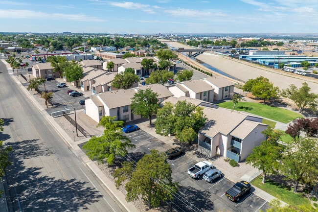 Carlisle Square Condominiums