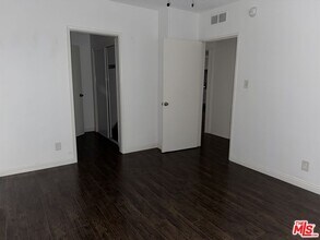 1475 S Wooster St in Los Angeles, CA - Building Photo - Building Photo