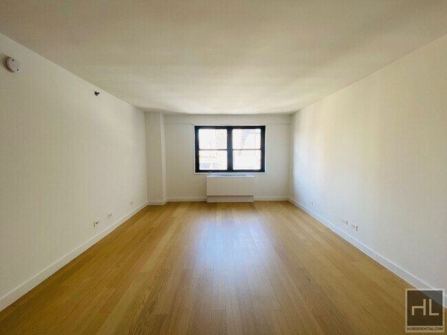 East 39th Street in New York, NY - Building Photo - Building Photo