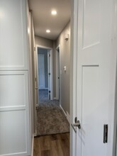863 S Silver Lake St, Unit Lower unit in Oconomowoc, WI - Foto de edificio - Building Photo