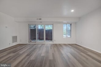 10850 Green Mountain Cir in Columbia, MD - Building Photo - Building Photo