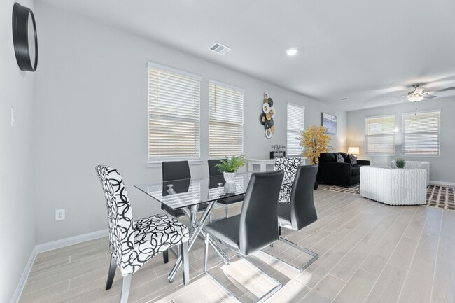 1906 Texas Live Oak Ct