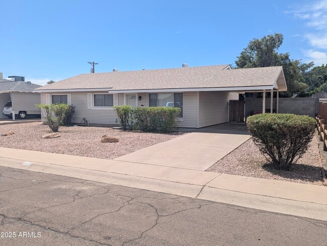 8127 E Mitchell Dr in Scottsdale, AZ - Building Photo - Building Photo