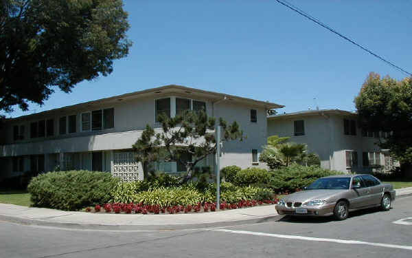 5285 E Anaheim Rd in Long Beach, CA - Building Photo