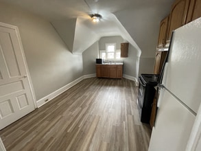 263 Yost Ave in Spring City, PA - Building Photo - Building Photo