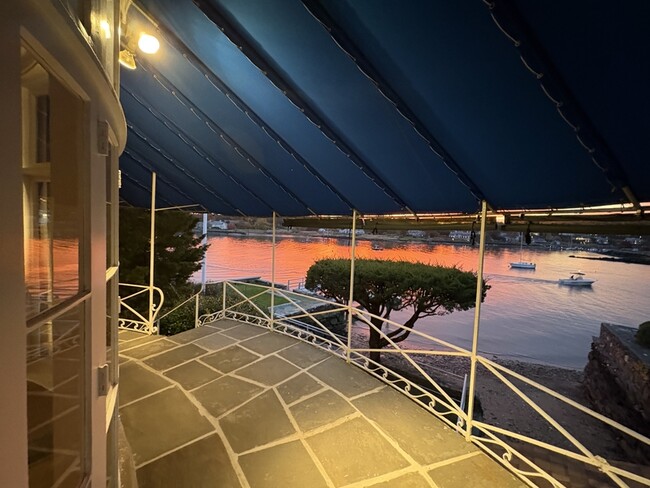 property at 700 Steamboat Rd