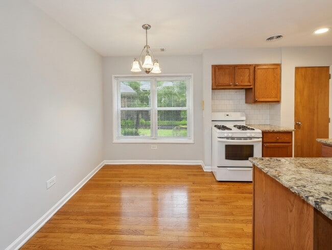 6535 N Mozart St, Unit 1F in Chicago, IL - Building Photo - Building Photo