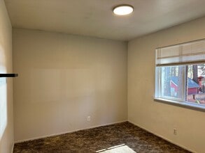 3310 Treehaven Dr, Unit 4 in South Lake Tahoe, CA - Foto de edificio - Building Photo