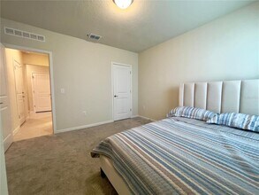 2143 Charming Ave in Davenport, FL - Building Photo - Building Photo