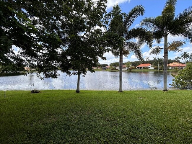 1048 NW 99th Ave in Plantation, FL - Building Photo - Building Photo