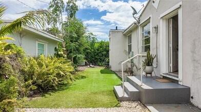 1719 SW 15th St in Miami, FL - Building Photo - Building Photo