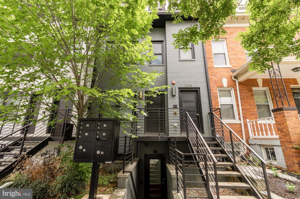 2615 University Pl NW in Washington, DC - Building Photo