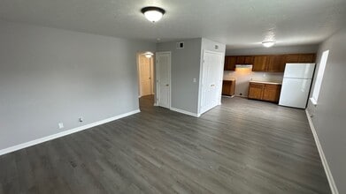 5166 Keegan Way in Louisville, KY - Building Photo - Building Photo