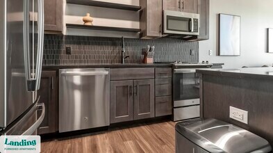 299 DeBaliviere Ave in St. Louis, MO - Building Photo - Building Photo