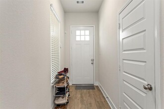 4416 Santorini Ln in Houston, TX - Building Photo - Building Photo