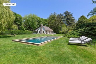 15 Baiting Hollow Rd in East Hampton, NY - Building Photo - Building Photo
