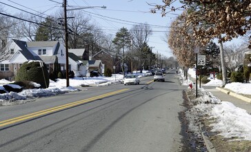 445 Union Ave in Rutherford, NJ - Building Photo - Building Photo