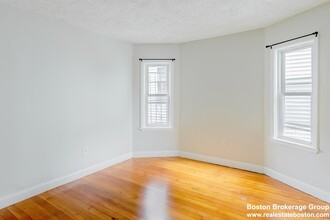 17 Cawfield St, Unit 2 in Boston, MA - Building Photo - Building Photo