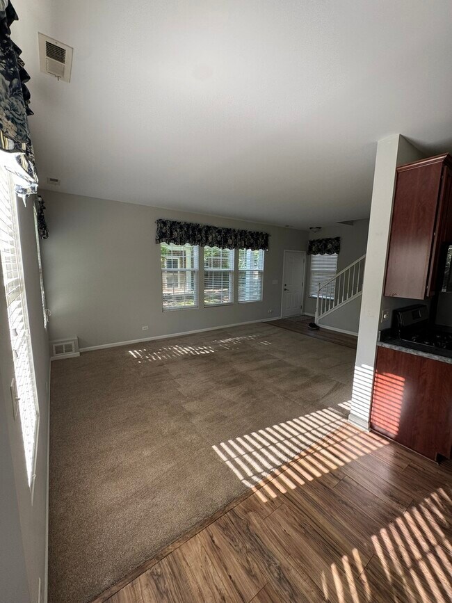 1425 Millbrook Dr in Algonquin, IL - Building Photo - Building Photo
