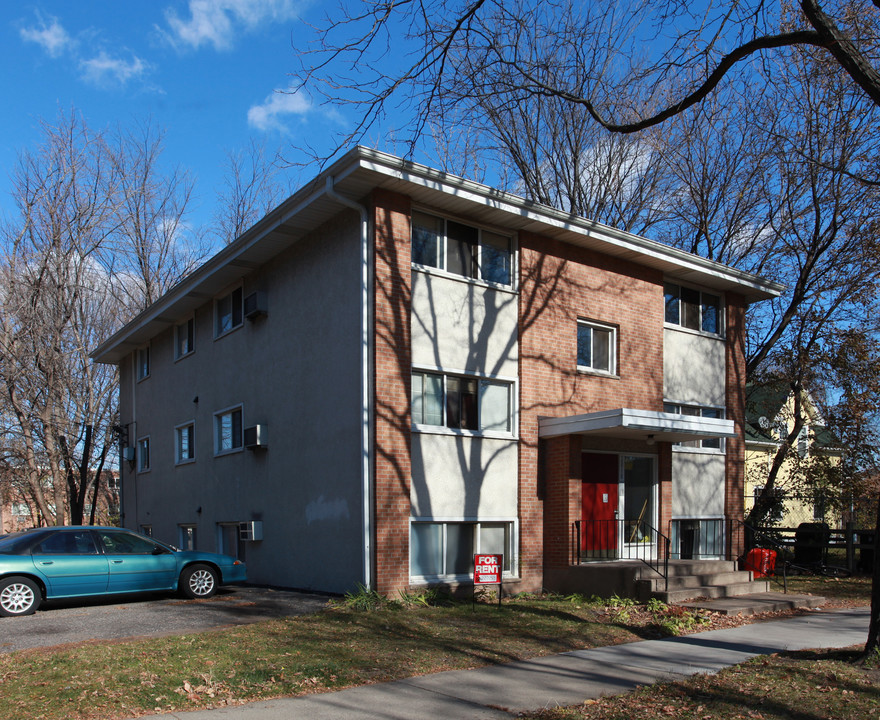 2818 31st St E in Minneapolis, MN - Building Photo