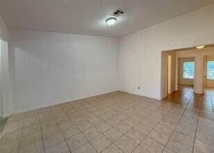 242 Windsor Way in Midwest City, OK - Building Photo - Building Photo