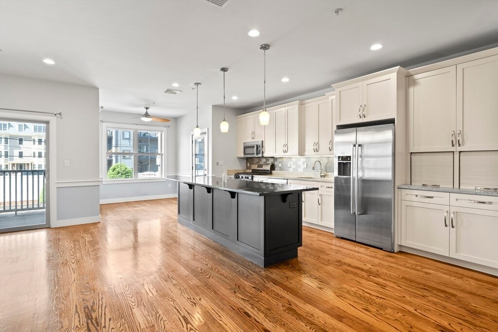 774 E 3rd St in Boston, MA - Building Photo