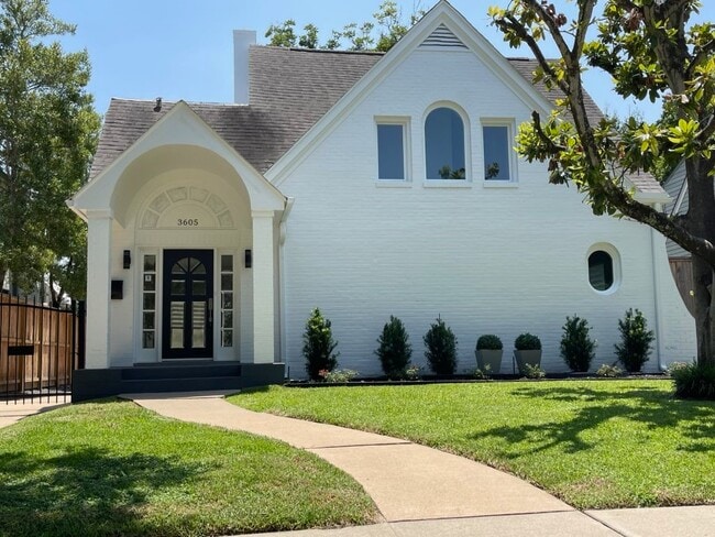 property at 3605 Plumb St