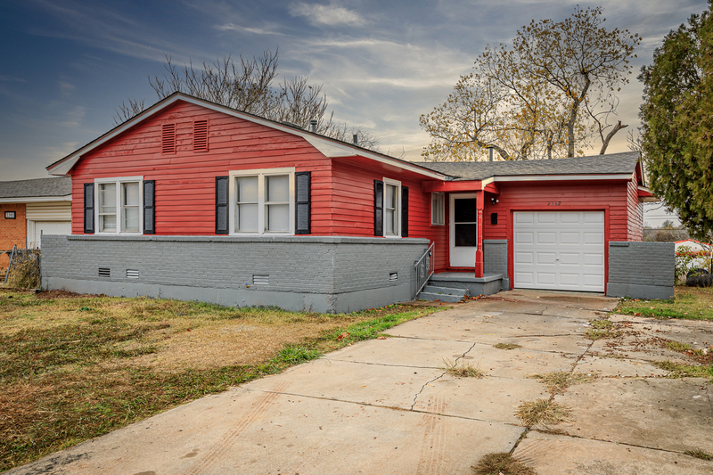 2342 NW 38th Pl in Lawton, OK - Building Photo