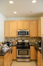 205 Town Green Ln in Foster City, CA - Foto de edificio - Building Photo