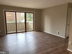705 Woodhollow Dr in Evesham, NJ - Building Photo - Building Photo