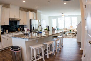 Sleeps 9 | Modern Upscale Ballantyne Gem in Charlotte, NC - Building Photo