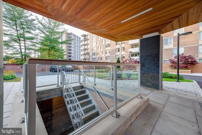 2939 Van Ness St NW in Washington, DC - Building Photo - Building Photo