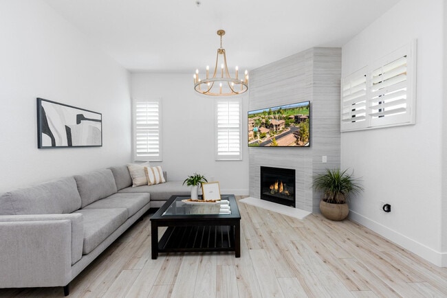 7027 N Scottsdale Rd in Paradise Valley, AZ - Building Photo - Building Photo